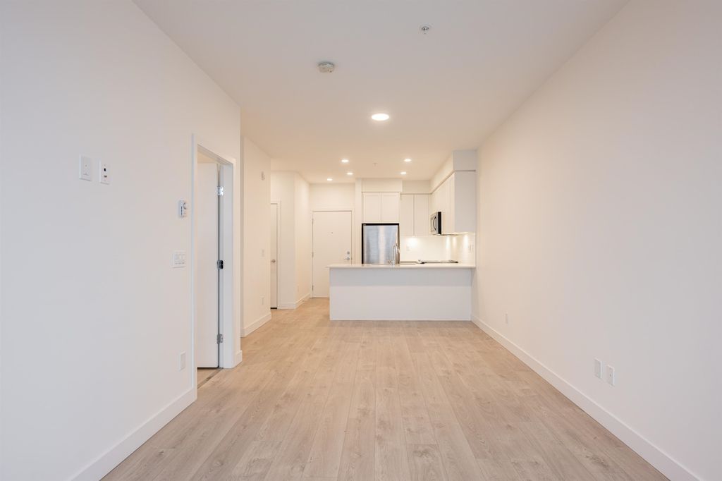 listing image 1106236796060761283
