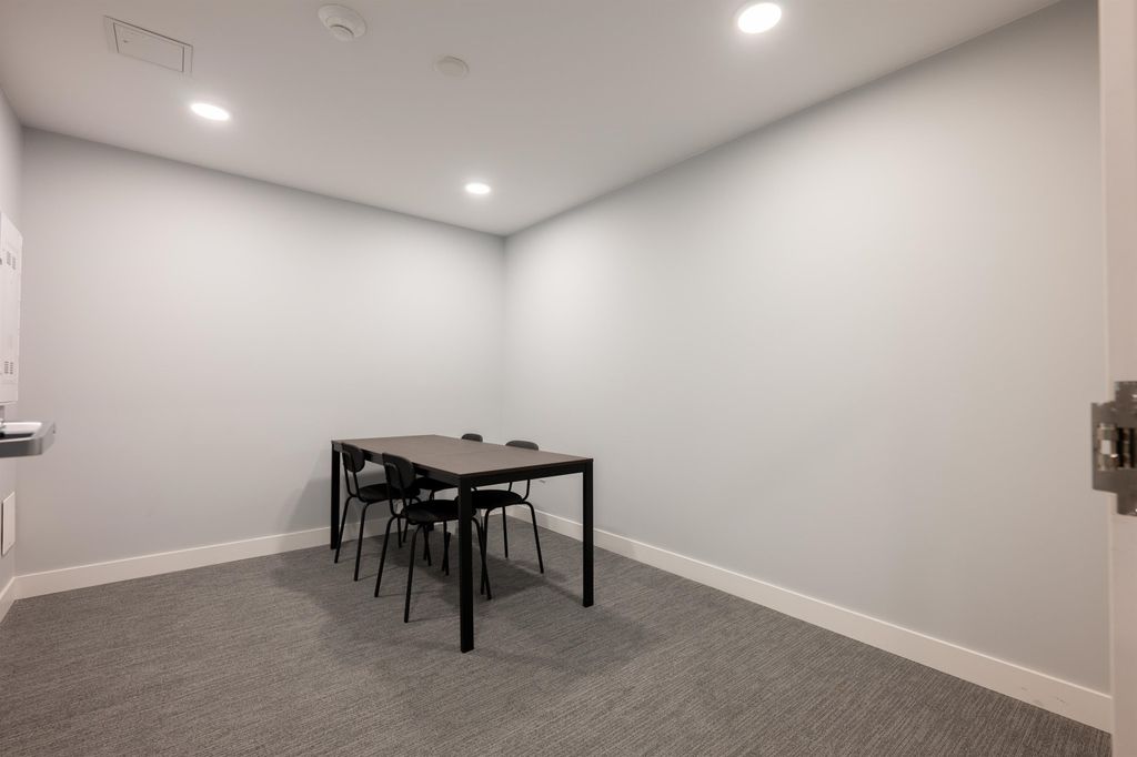 listing image 1101209065471376572