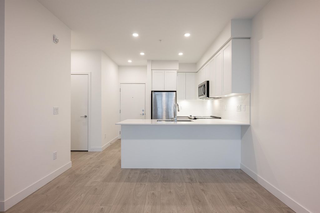 listing image 1102095450143518228