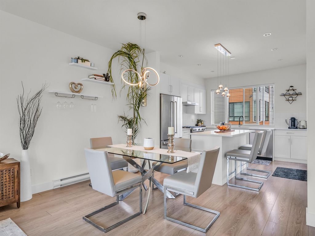 listing image 1103655571861460048