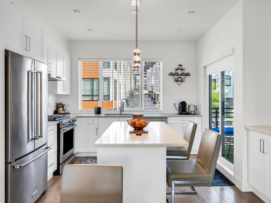 listing image 1105456979701426840