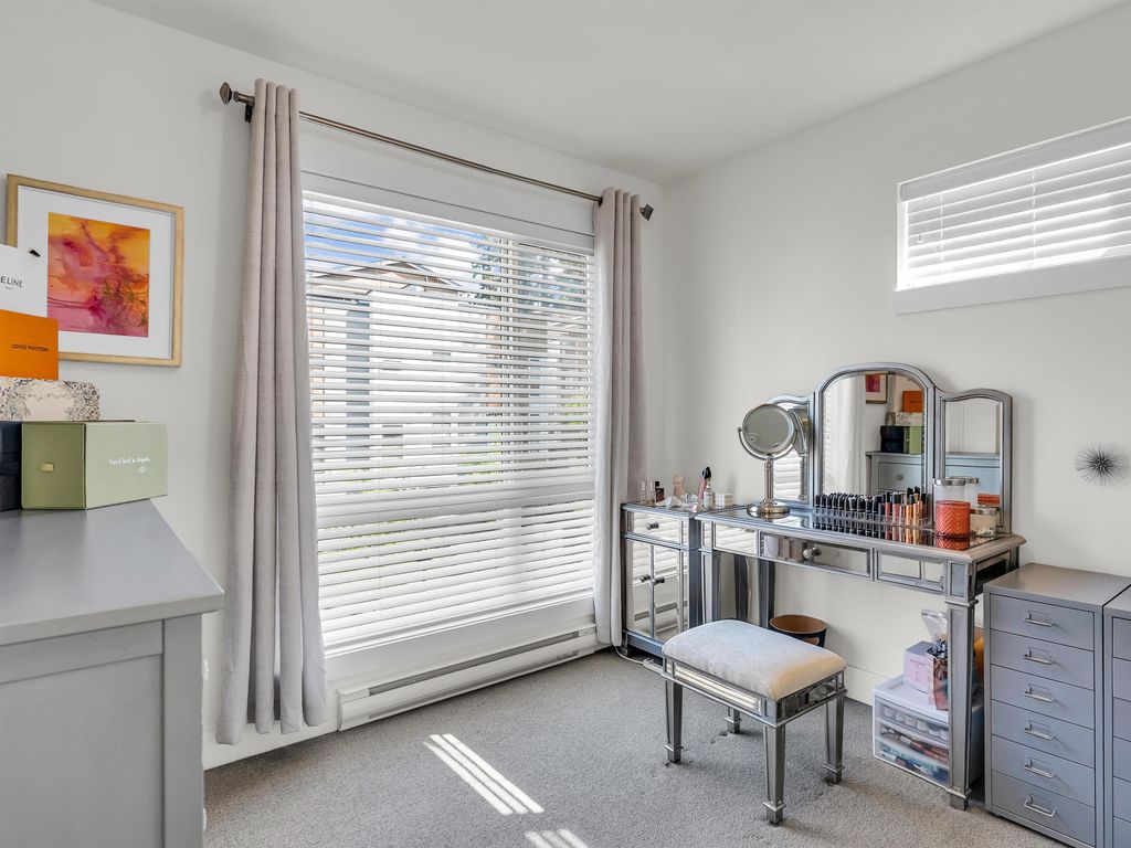 listing image 1107592289604864764