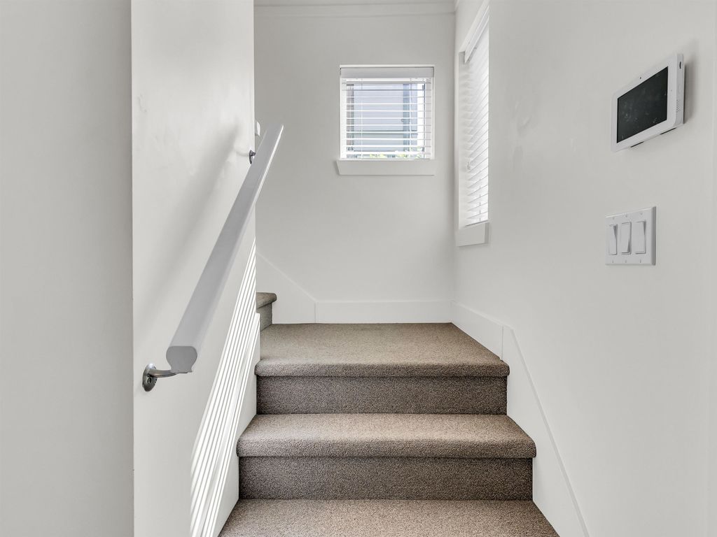 listing image 1102908676983016255