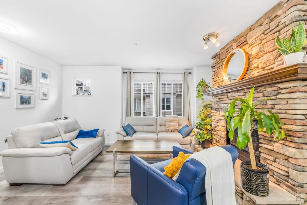 listing image 1100877327274937603