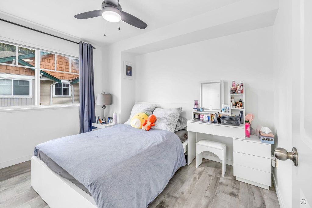 listing image 1107882420461058185
