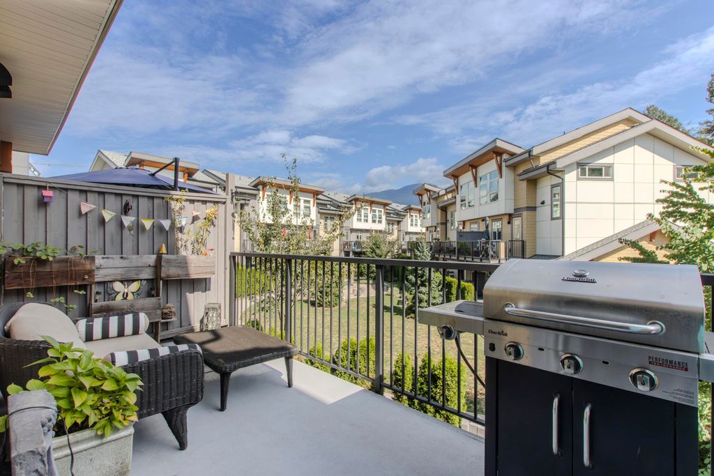 listing image 1100212935991413636