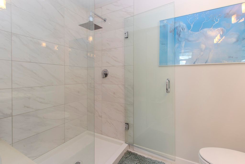 listing image 1105436615289210453