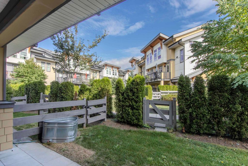 listing image 1104315941136572879