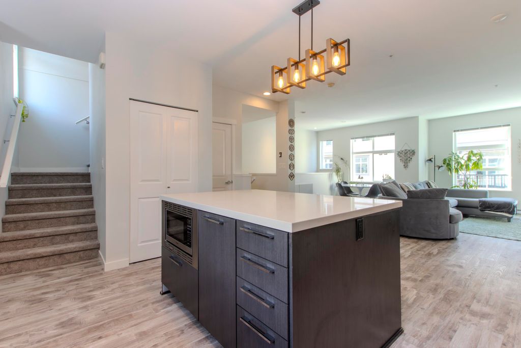 listing image 1106623232215454495