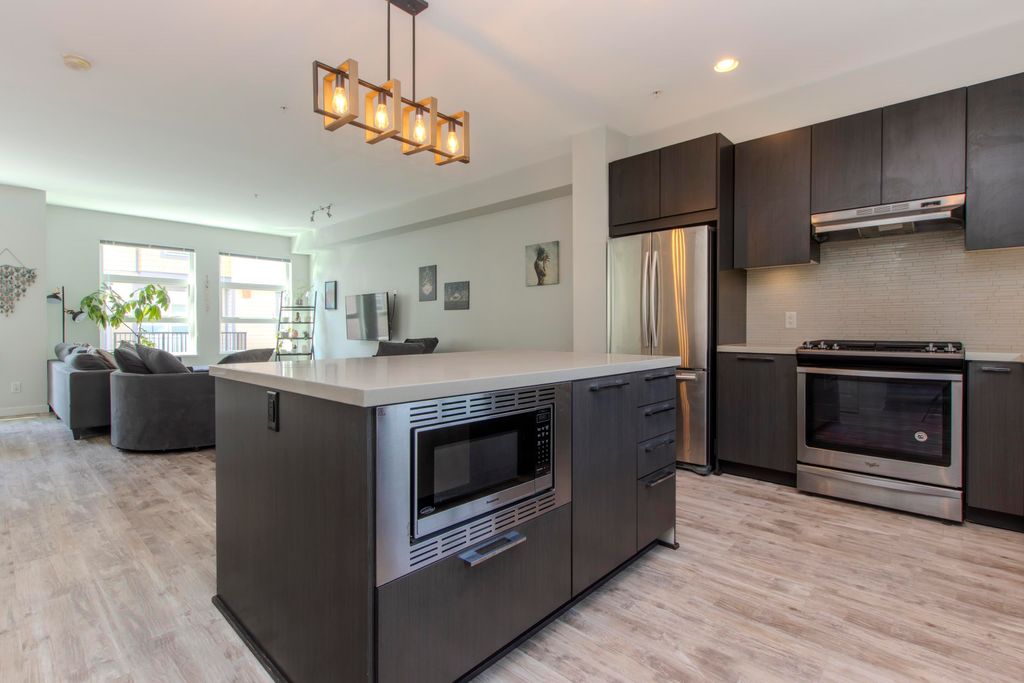 listing image 1101438591794153509