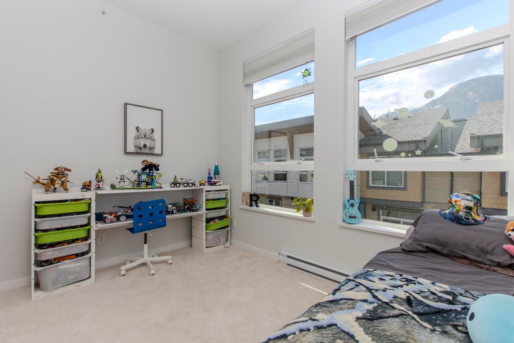 listing image 1104847672956132768