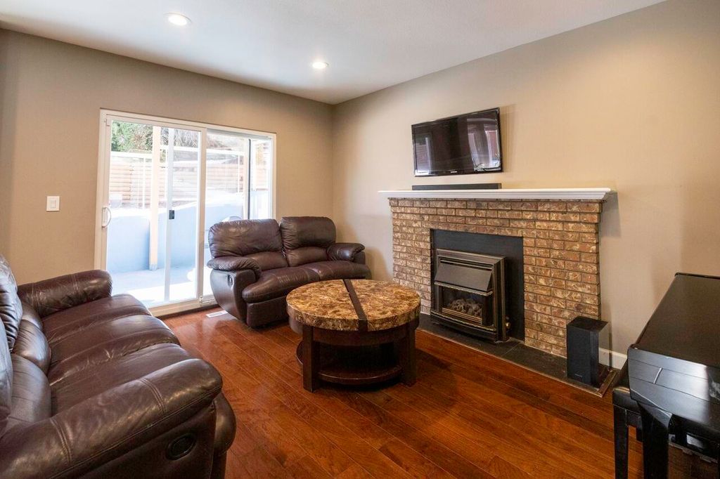 listing image 1101165761921609253