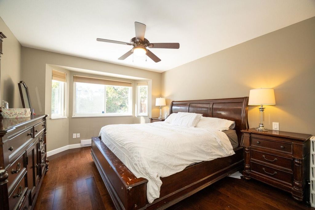 listing image 1101677630541215056