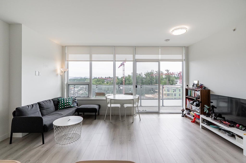 Photo of 8551 201 Street #901, Langley, BC V2Y 3Y5 (MLS # R3148049)