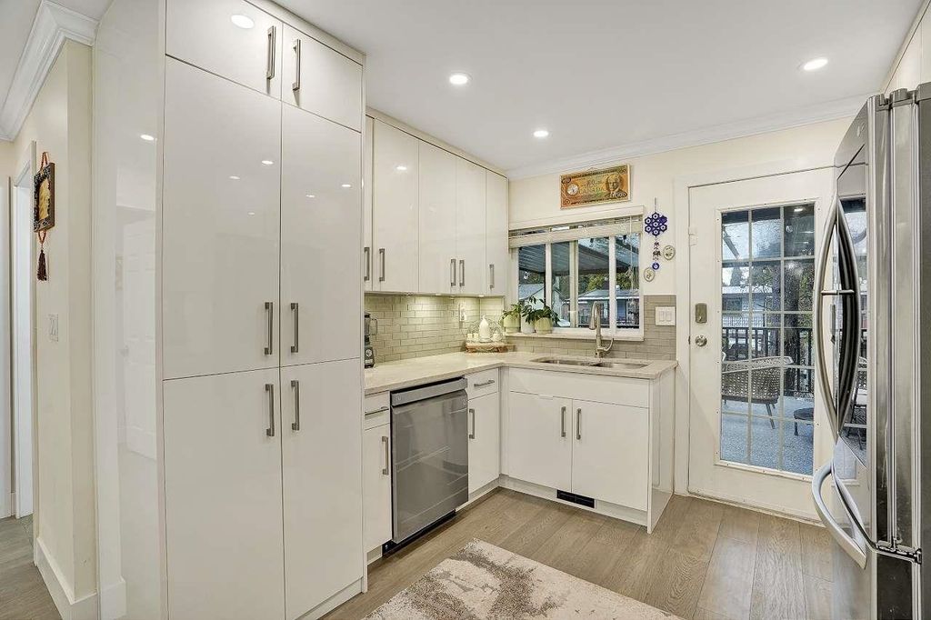 listing image 1107611782385547469