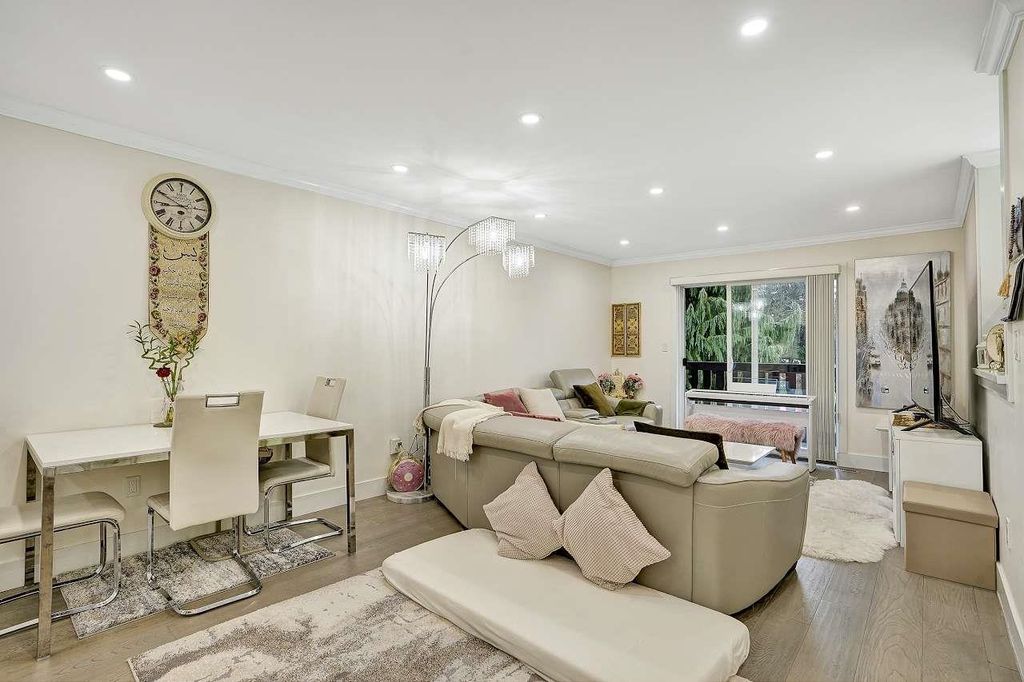 listing image 1105465590516464192