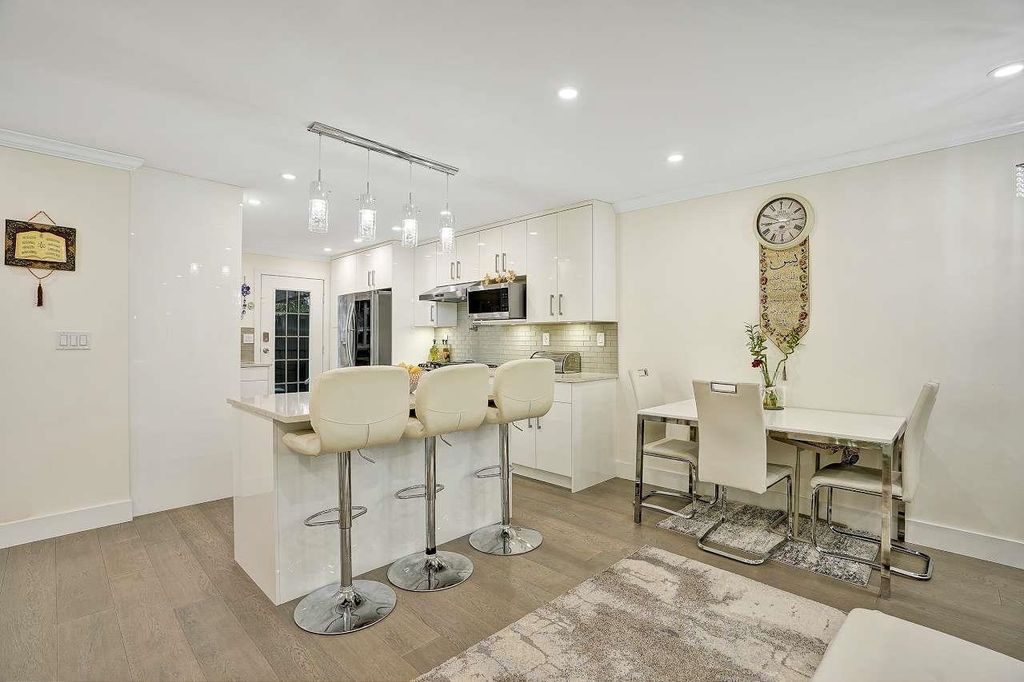 listing image 1101701724802081362