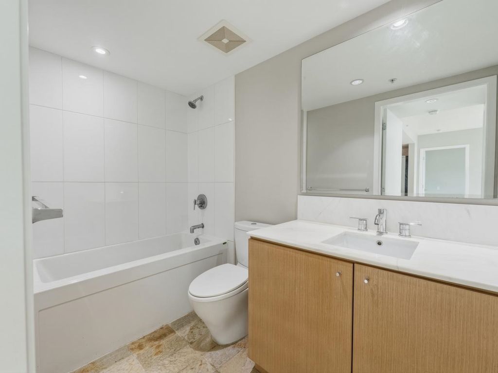 listing image 1103016036552619703
