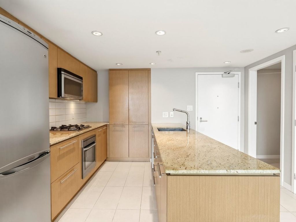 listing image 1104424909550296583