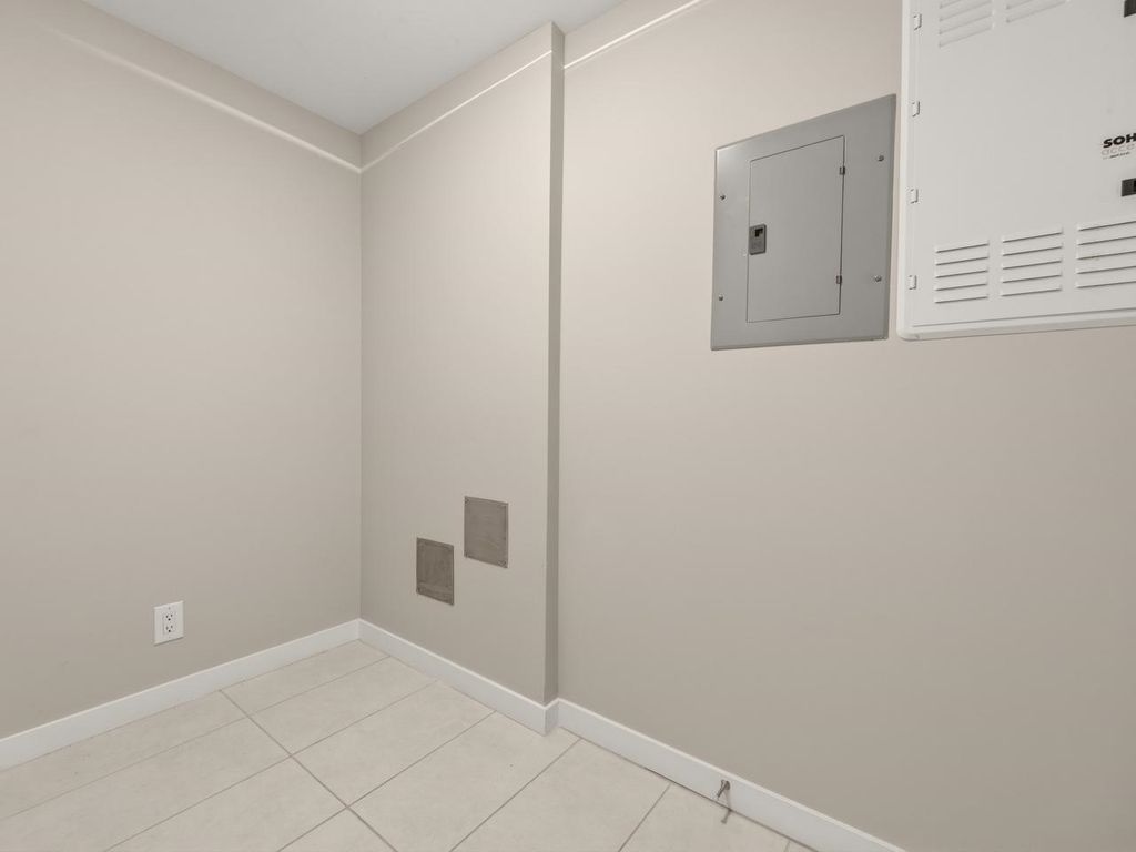 listing image 1102649502343128185