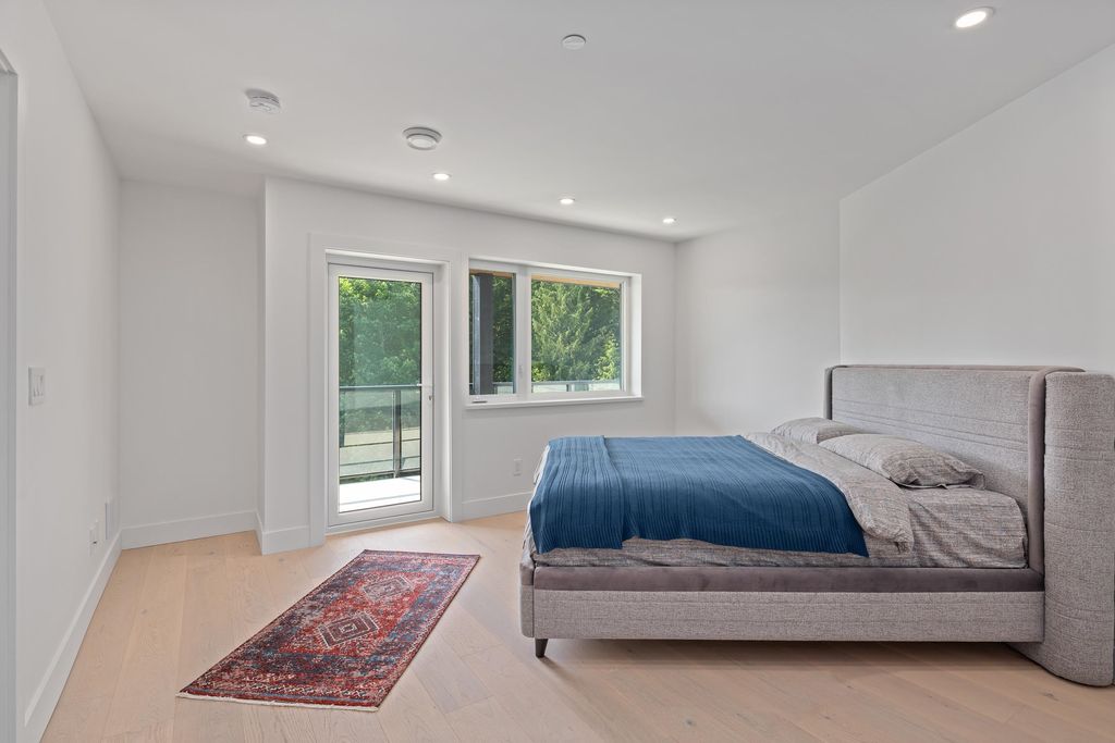 listing image 1107771422018564478