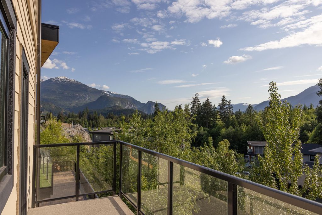 listing image 1106352594234393964
