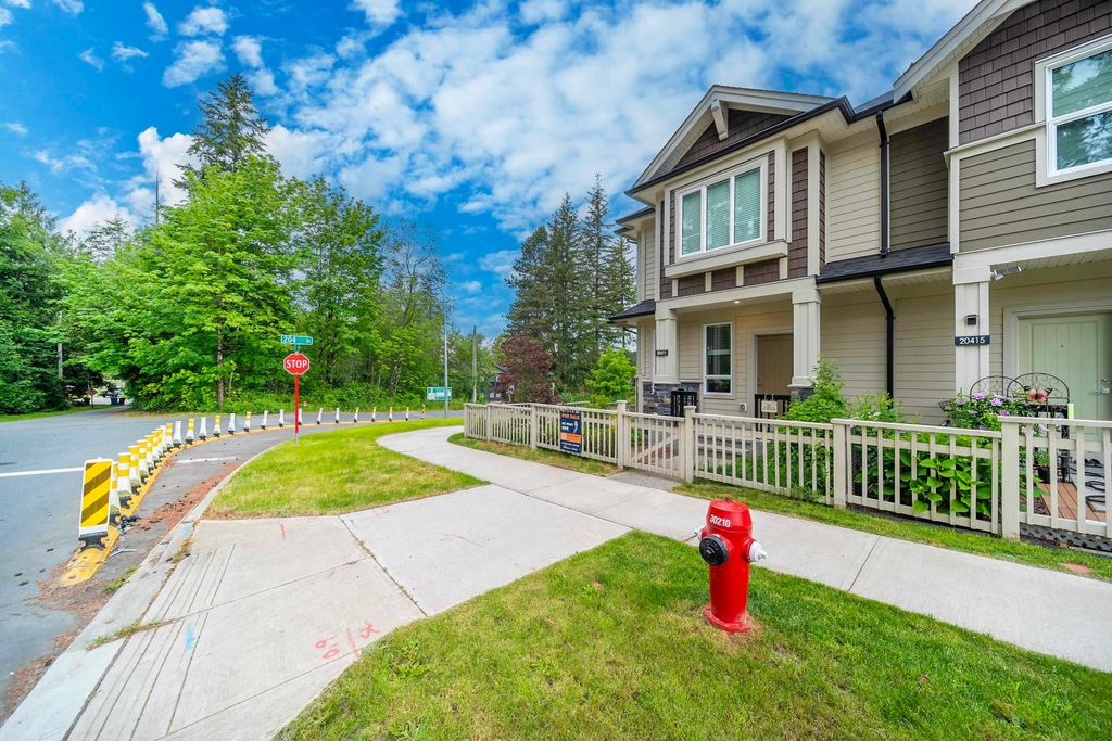 Photo of 20411 76 Avenue, Langley, BC V2Y 3T1 (MLS # R3125462)