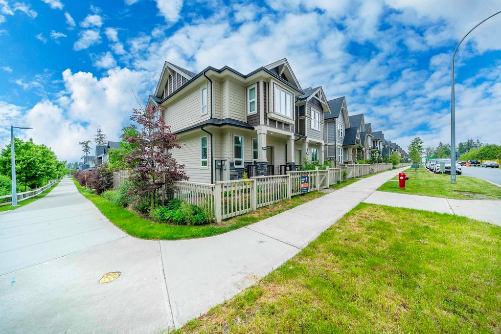 Photo of 20411 76 Avenue, Langley, BC V2Y 3T1 (MLS # R3125462)