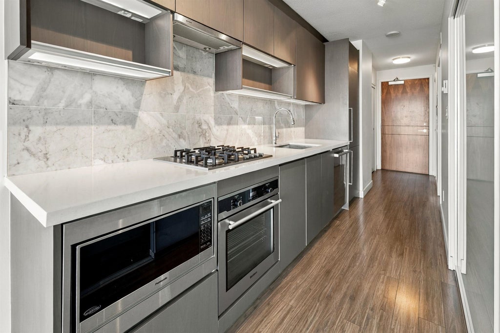 Photo of 13696 100 Avenue #2611, Surrey, BC V3T 0L5 (MLS # R3171820)