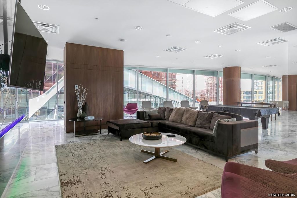 listing image 1103372204877086727