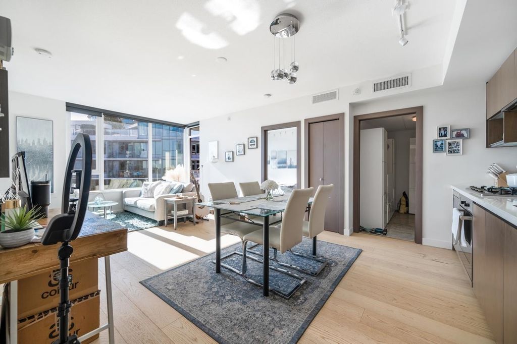 listing image 1107915850588295939