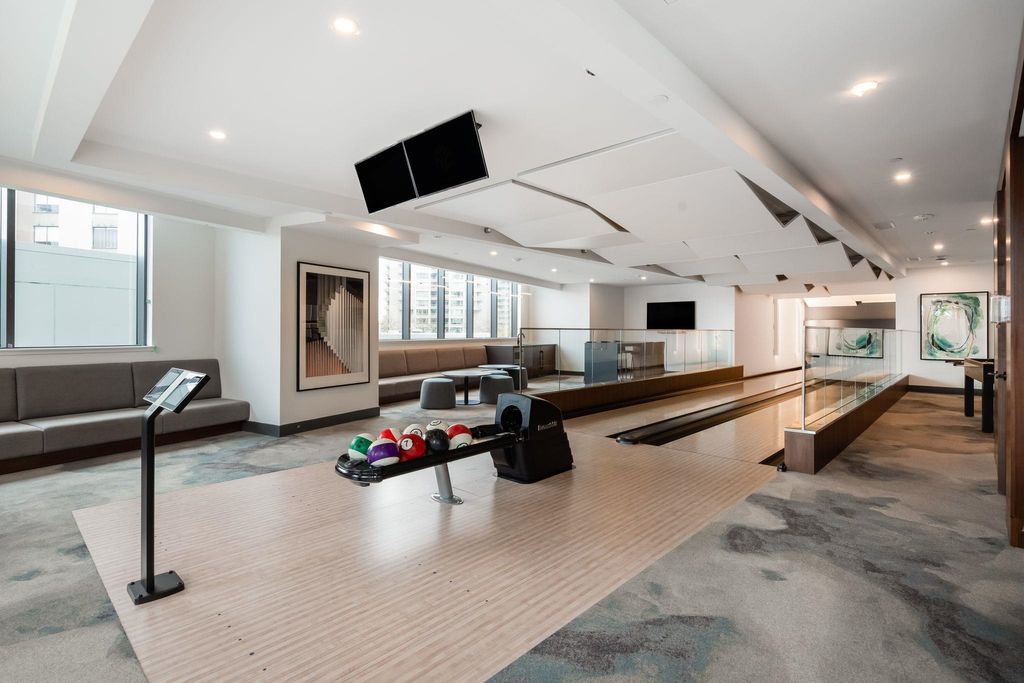 listing image 1105895016231628354