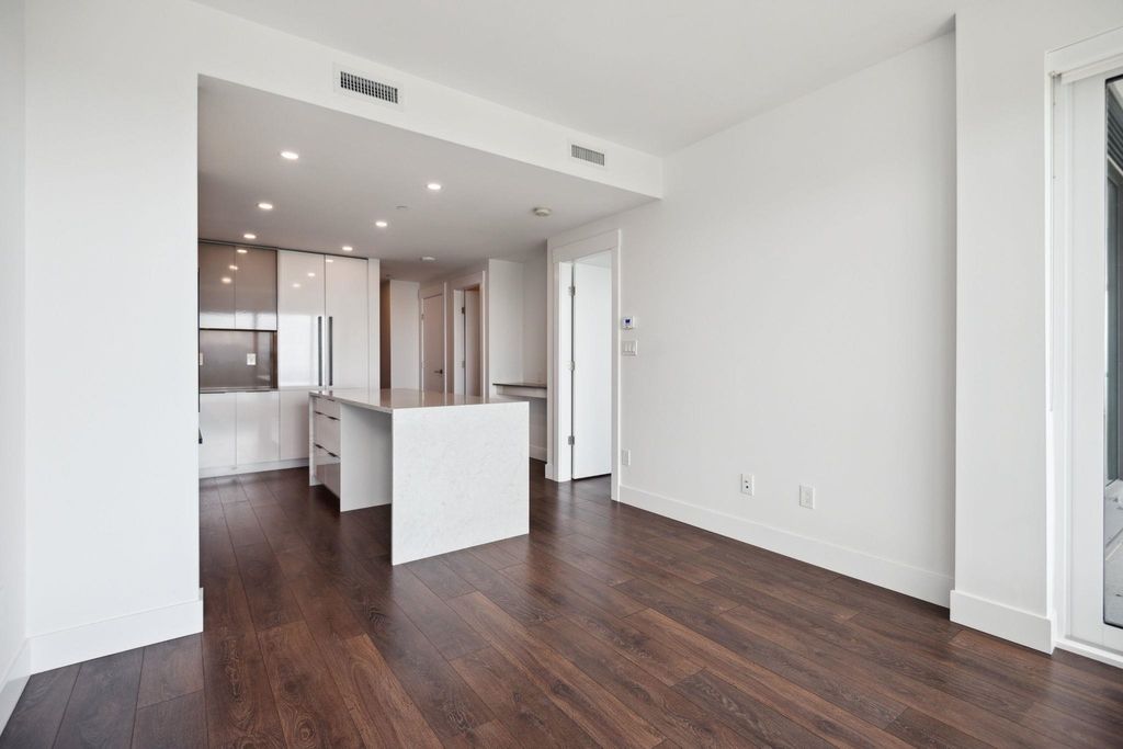 listing image 1102728204104277920