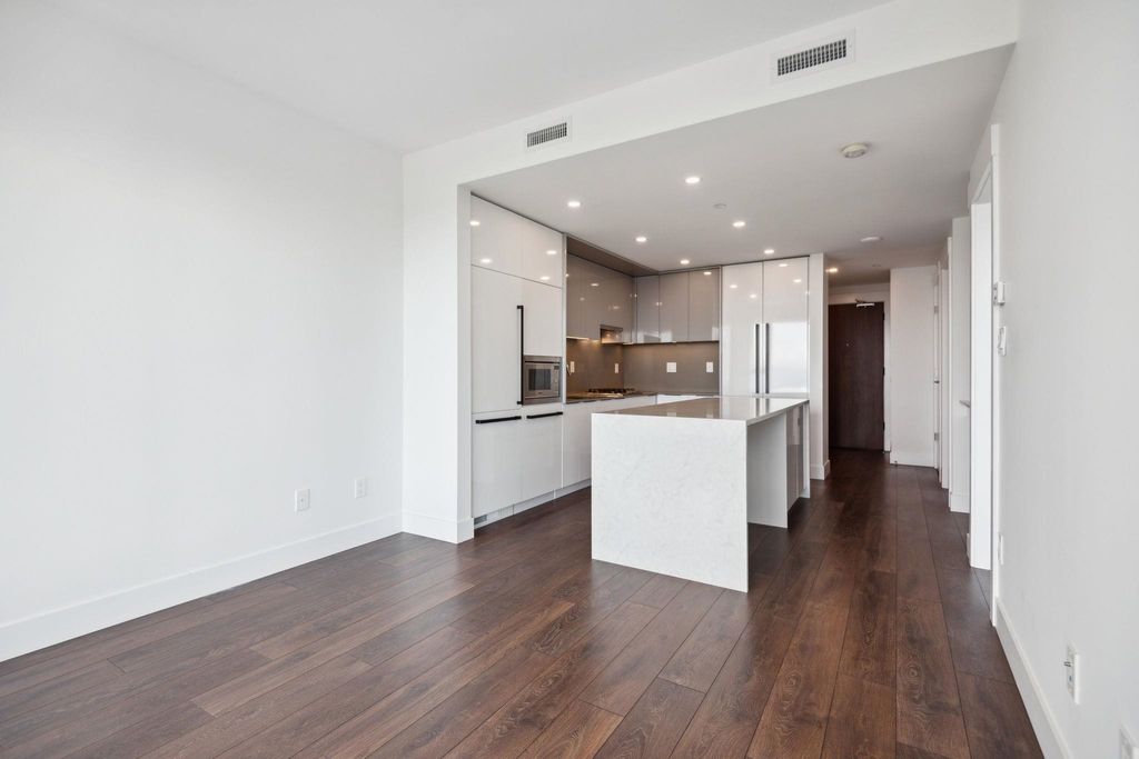 listing image 1100359548216534054