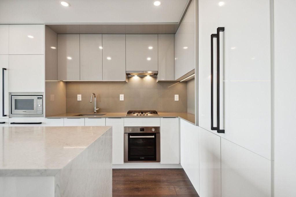 listing image 1105137798615425447