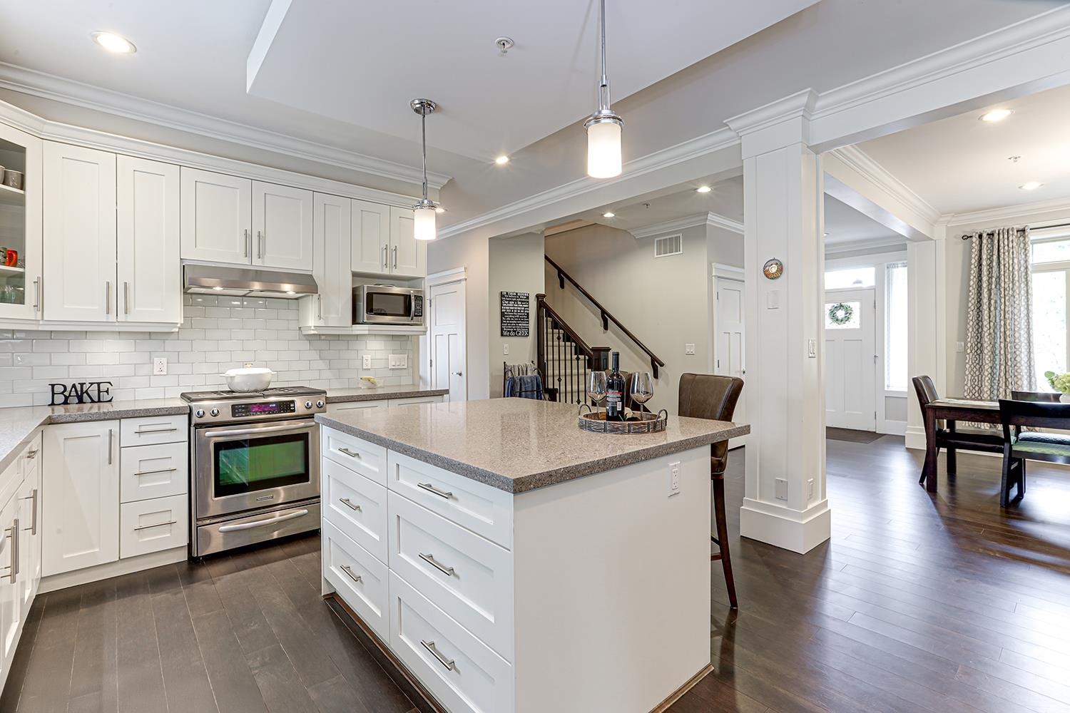 3968 Robin Place