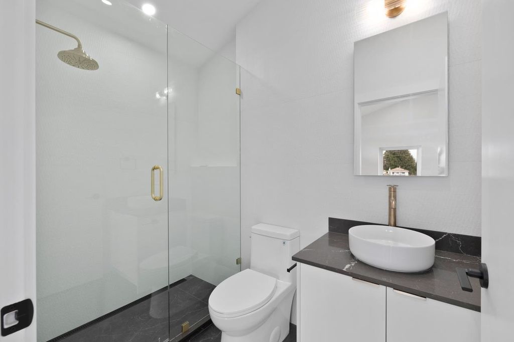listing image 1100658624974915256