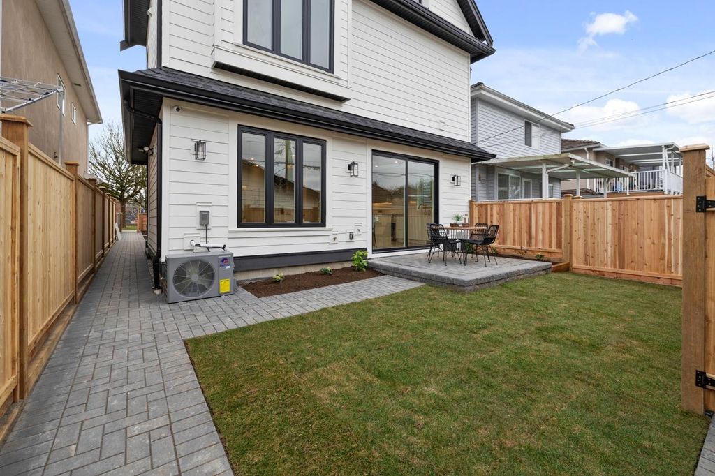 listing image 1105914515558128529