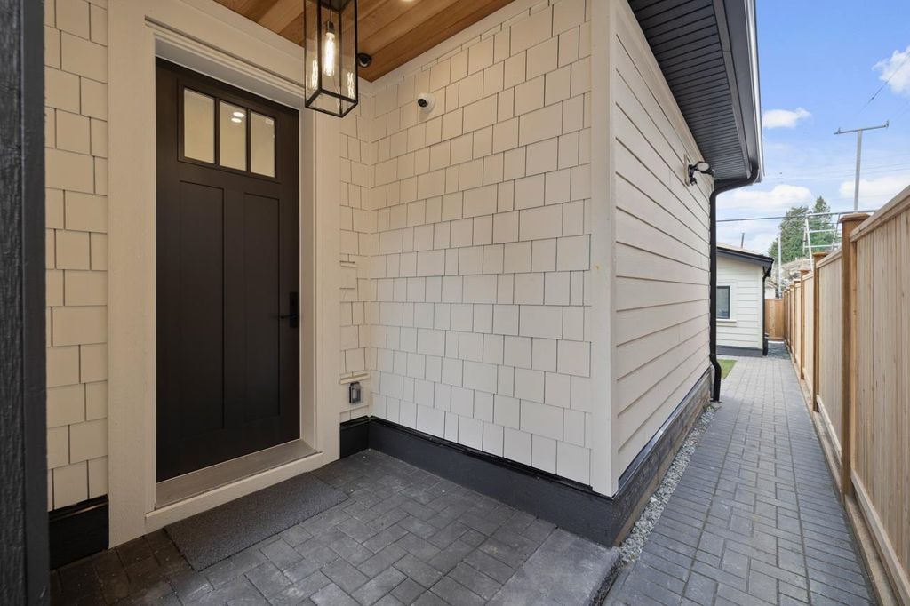 listing image 1100768544242383986