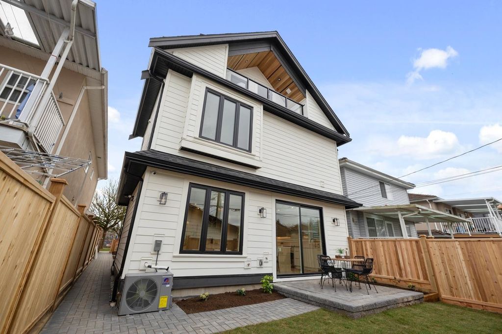 listing image 1103740371091777855