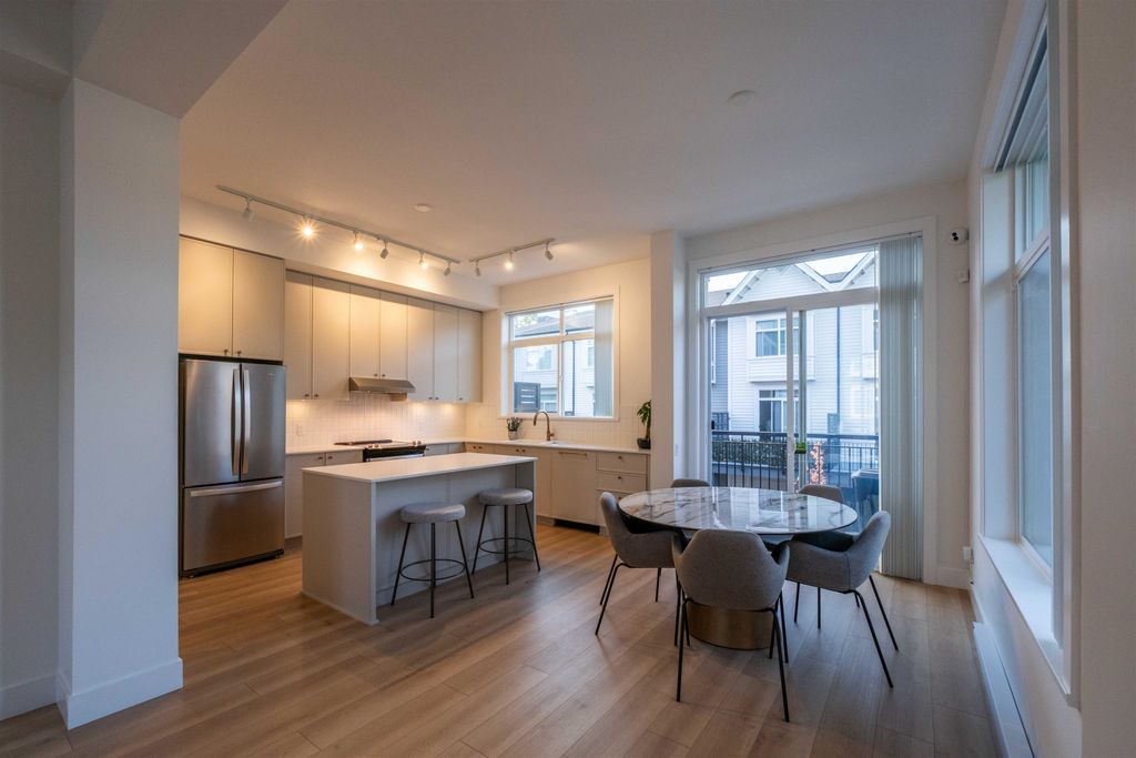 listing image 1106437961109275397