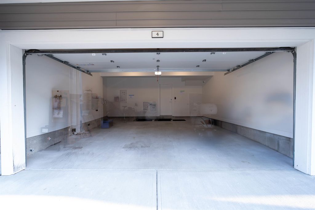 listing image 1107333917401862905