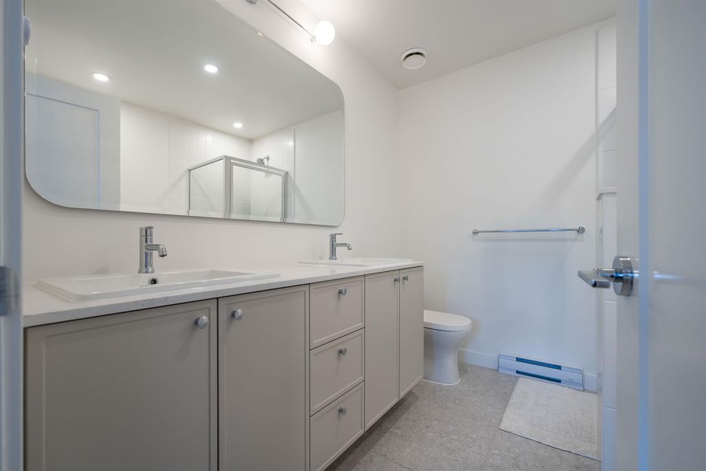 listing image 1106144299453659955