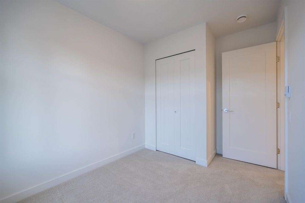 listing image 1106149518418271747