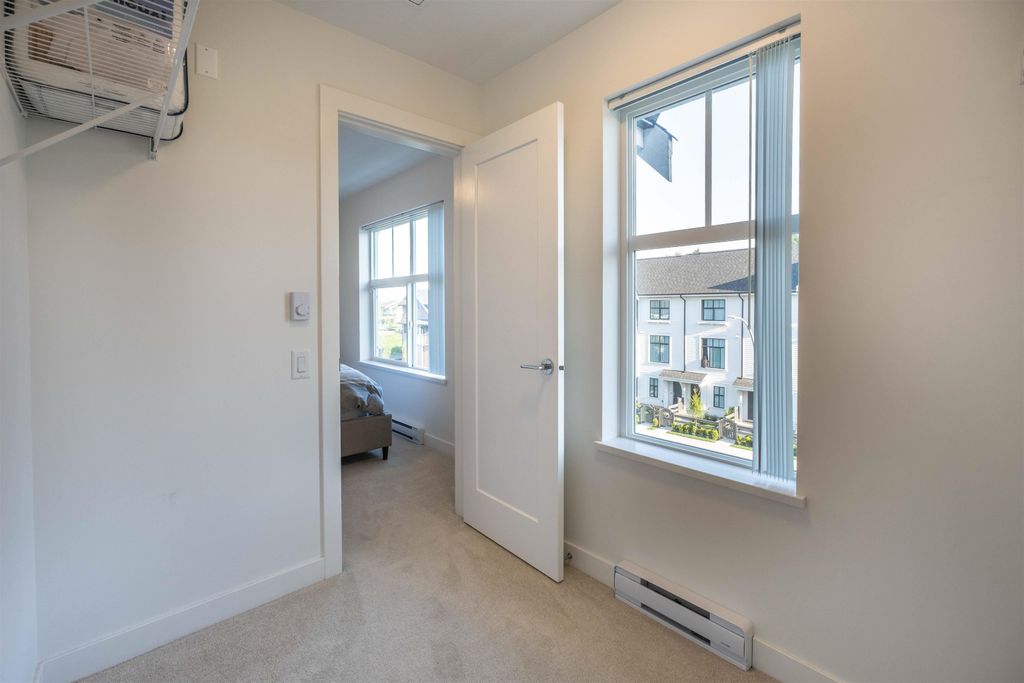 listing image 1109443475407505787