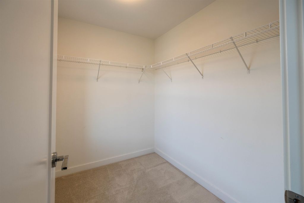 listing image 1104171214910221555