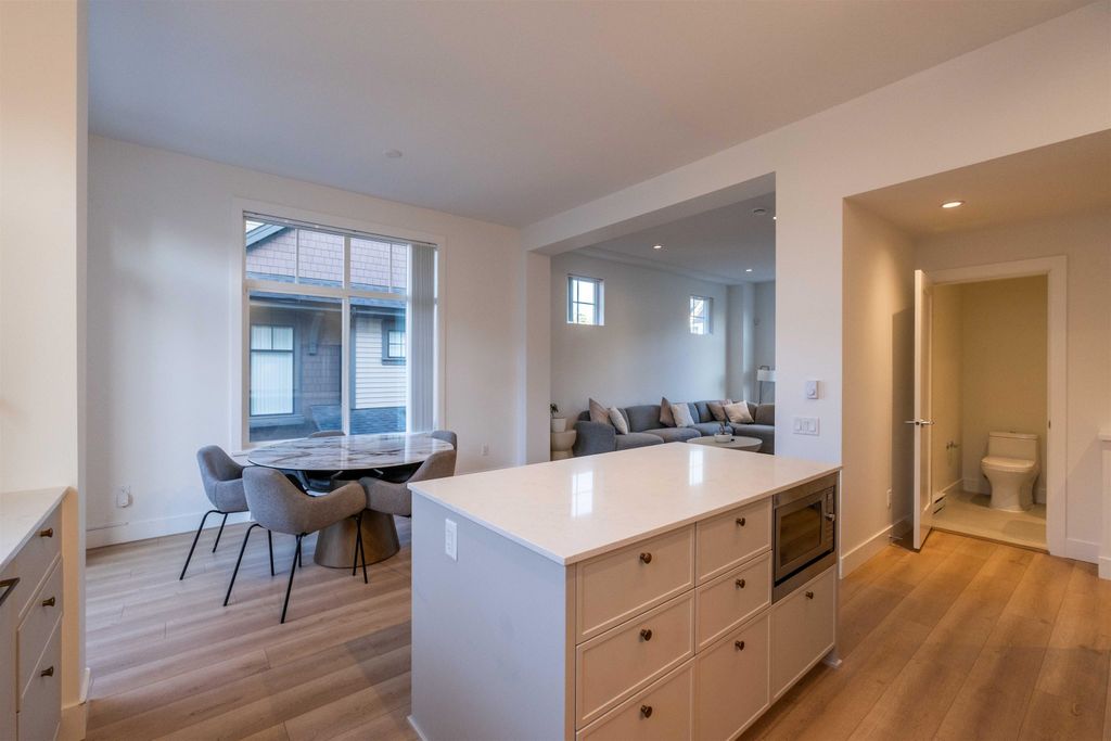 listing image 1106085030412401936