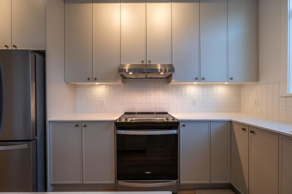 listing image 1106915248512389412