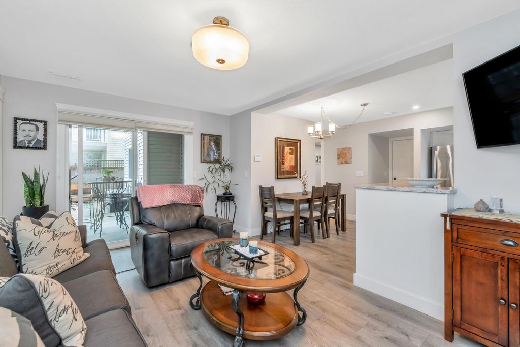 listing image 1102768205156175053