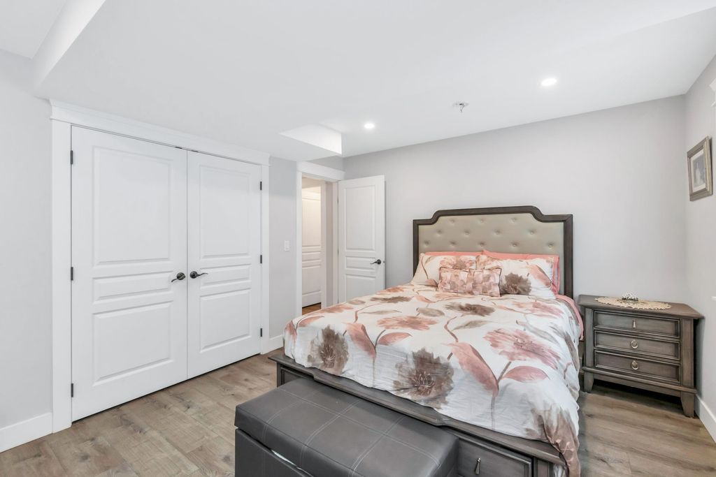 listing image 1109389746830463440